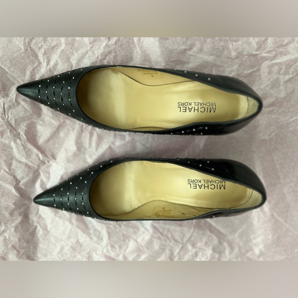 Michael Kors. Ladies Black 2 in heels. Never worn. Size 7 1/2 - Picture 3 of 13